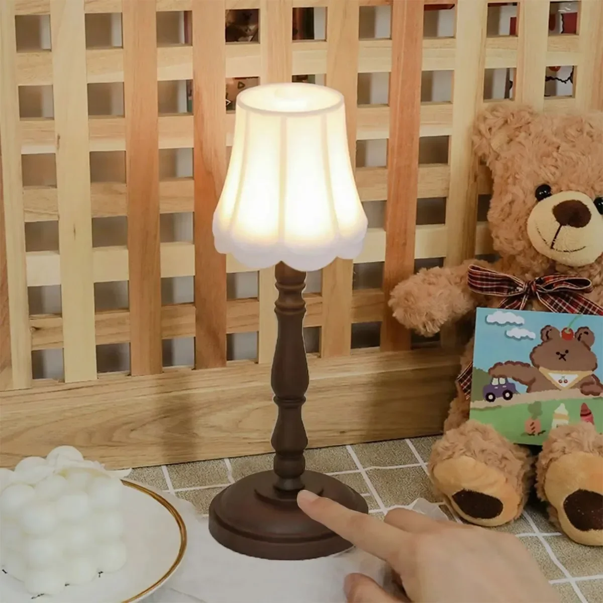 레트로 야간 조명 기숙사 침실 침대 옆 눈 보호 소형 테이블 램프, 유럽 미니 크리에이티브 램프, 공부방 장식