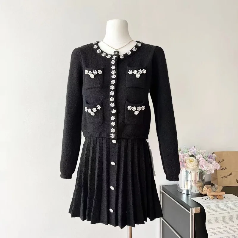 

Autumn Women's Korean Fashion Design Sense Small Fragrance Knitted 2 Piece Set Elegant Sequin Jacket Black + Pleats Skirt Set