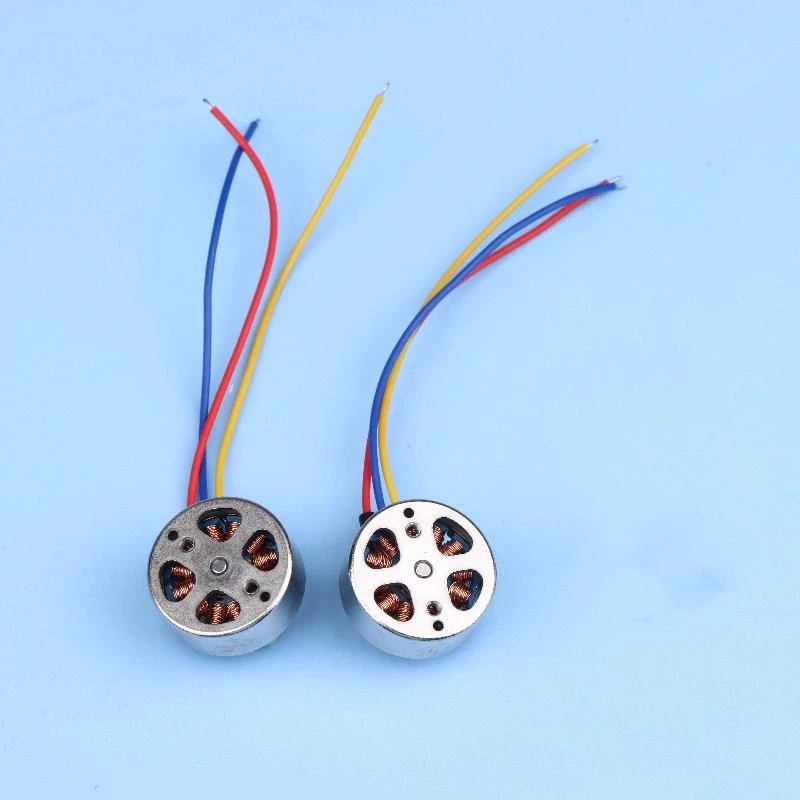 Vue rapprochée du micro moteur brushless 1103 15000KV, montrant son stator et son aimant.