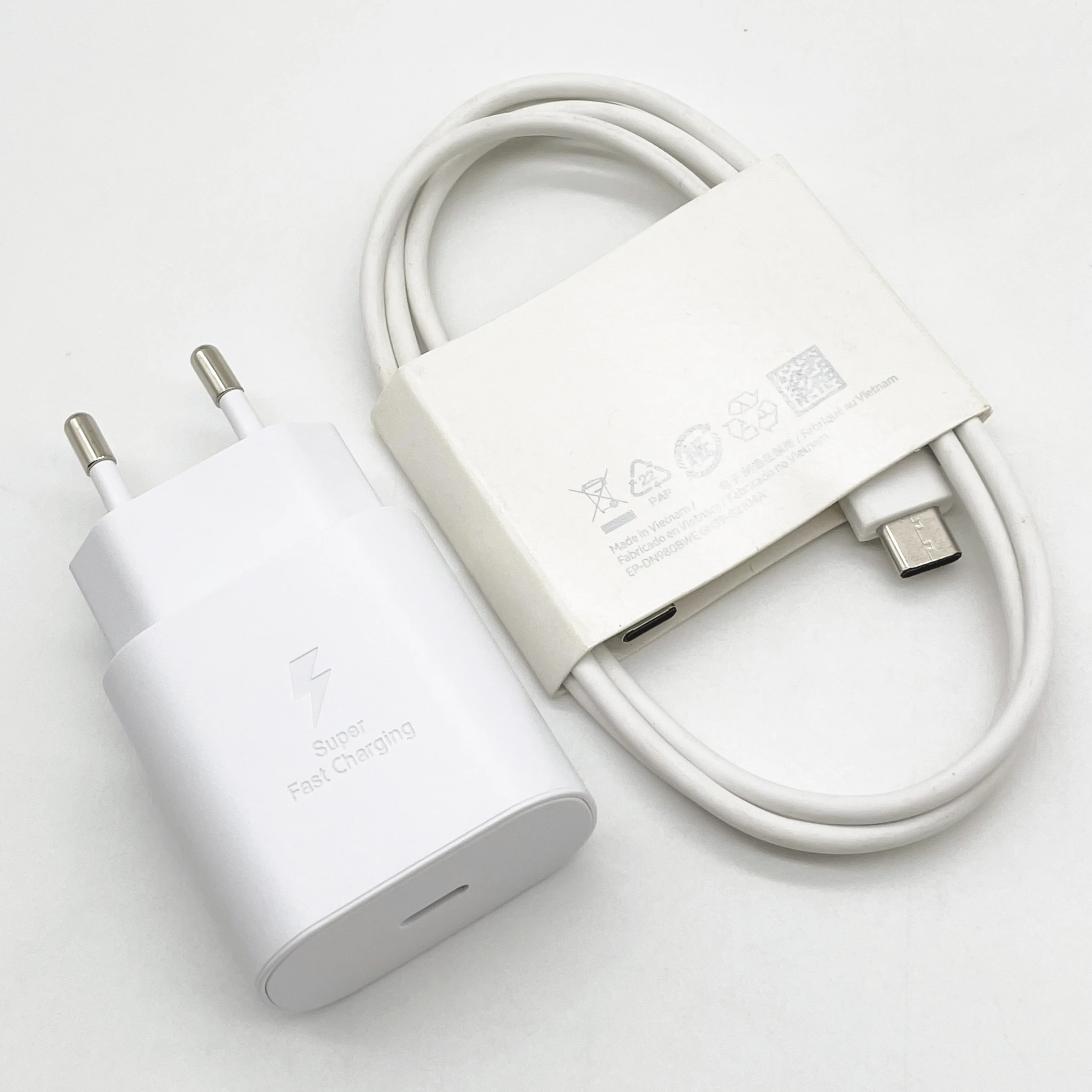 SAMSUNG 25W Super Fast PD Wall Charger with Type-C Cable