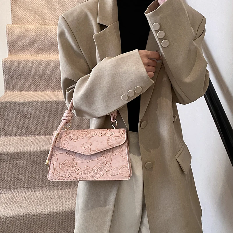 Autumn Womens Small Square Shoulder Bag Premium Textured Crossbody Bag Fashion Minimalist Versatile Handbag Purse