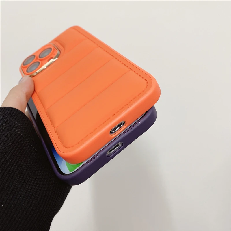 THE PUFFER CASE iPhone14Pro ブラウン Shop The Brown Puffer Case for iPhone 14 Pro now! – Cozy Cases