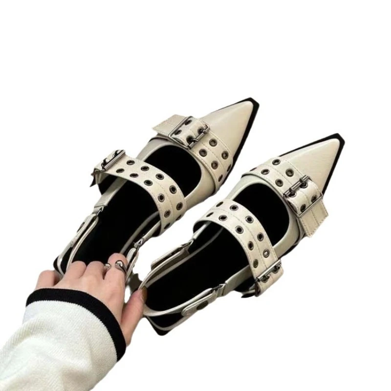 حذاء فردي برشام مدبب