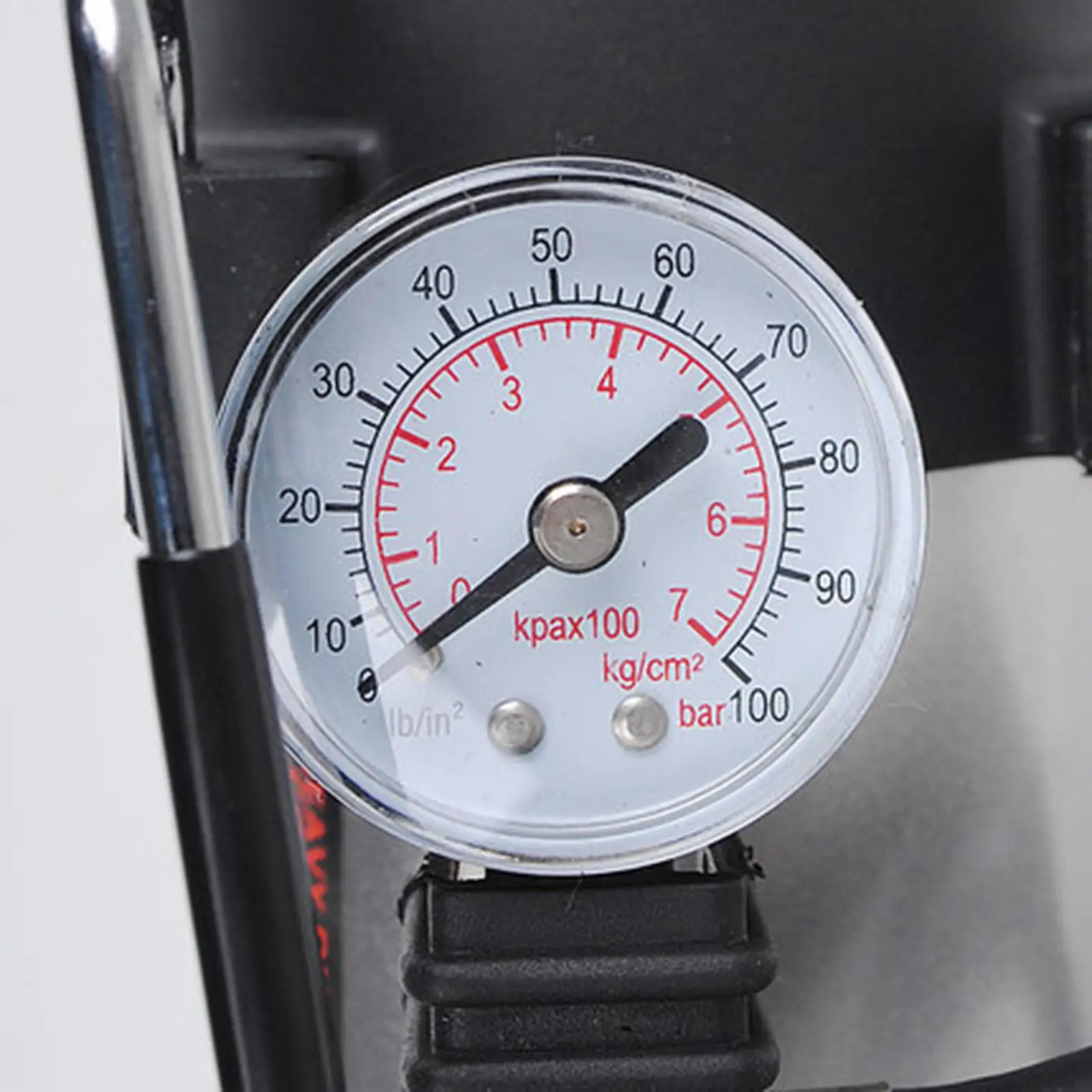 Ʈ�� SUV ������ Ÿ�̾� ��â��, ����� �ڵ��� ��â�� ����, 12V