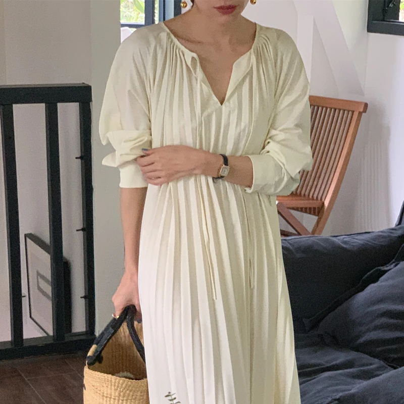 

French gentle lazy temperament half open V-neck band band elastic pleated long dress OPS