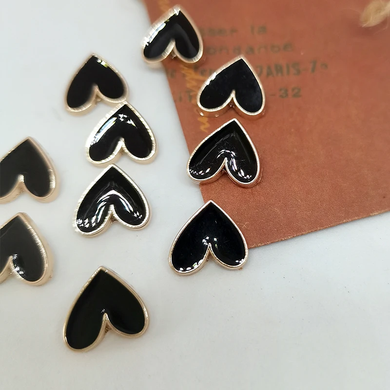 10MM 미니 블랙 골드 패션 하트 버튼 의류 도매 장식 여성을위한 작은 버튼 셔츠 블라우스 바느질 바느질