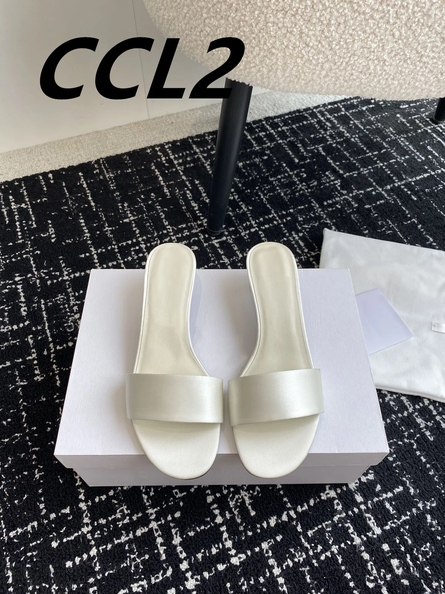 

2024 spring and summer new cowhide one-strap middle heel slippers, cowhide upper, cowhide lining, leather outsole, size35-40