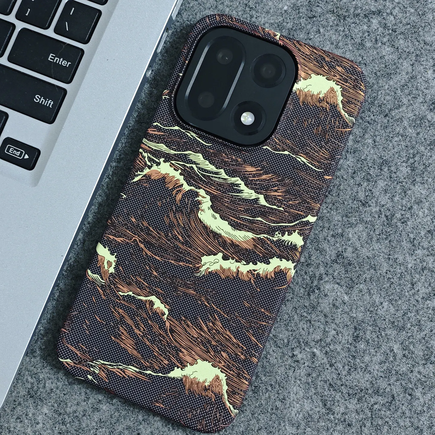 Floral Wave Pattern Lightweight Hard Case