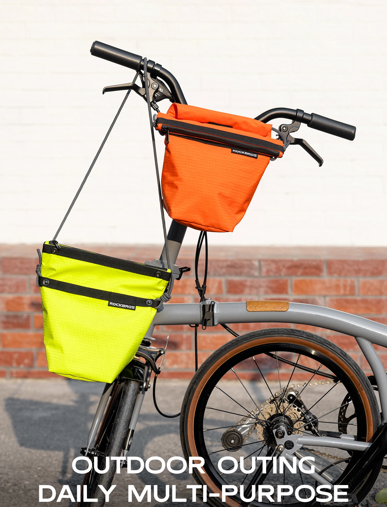 Bike handlebar bag front view