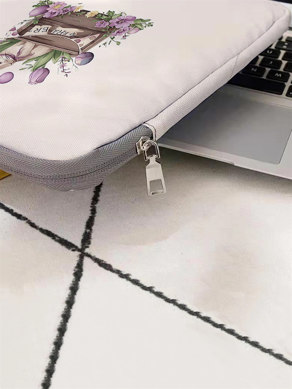 Rabbit patterned laptop bag and briefcase, suitable for 14 inch laptops