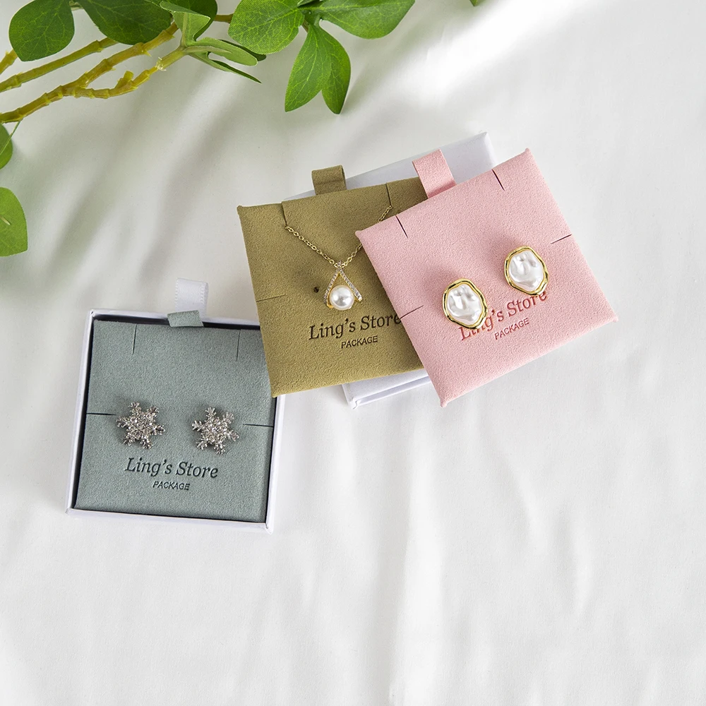 100 Stück rosa Mikrofaser-Schmuckverpackungs-Displaykarten, Polster für Ohrringe, Halsketten, Aufbewahrungszubehör, Verpackungsboxen für Eheringe – Detail 5