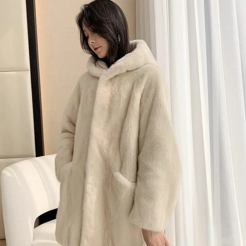 

2023 Winter New Loose Velvet Mink Coat Women's Age Reduction Whole Mink Hooded Imitation Fur Coat Women's Medium Long Fashion