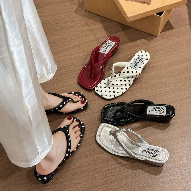 Women's Thick Heel Sandals Summer 2026 New Style Outdoor Wearable Slip-On Toe Post with Skirt Vacation Beach Cool Sandals 2