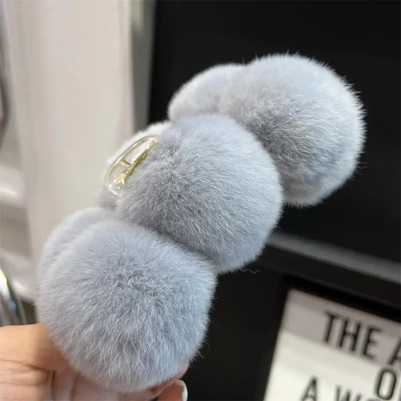 

Winter Temperament Rabbit Hair Claw Hair Ball Grab Large Plush Hair Grab the Back of the Head Shark Clip Hairpin Headwear