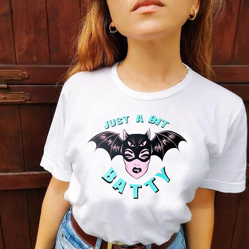 

Just A Bit Batty Lady Bat Printed Vintage T Shirts Women Cotton Witch Halloween T-shirts Festival Clothes Wicca Top Dropshipping