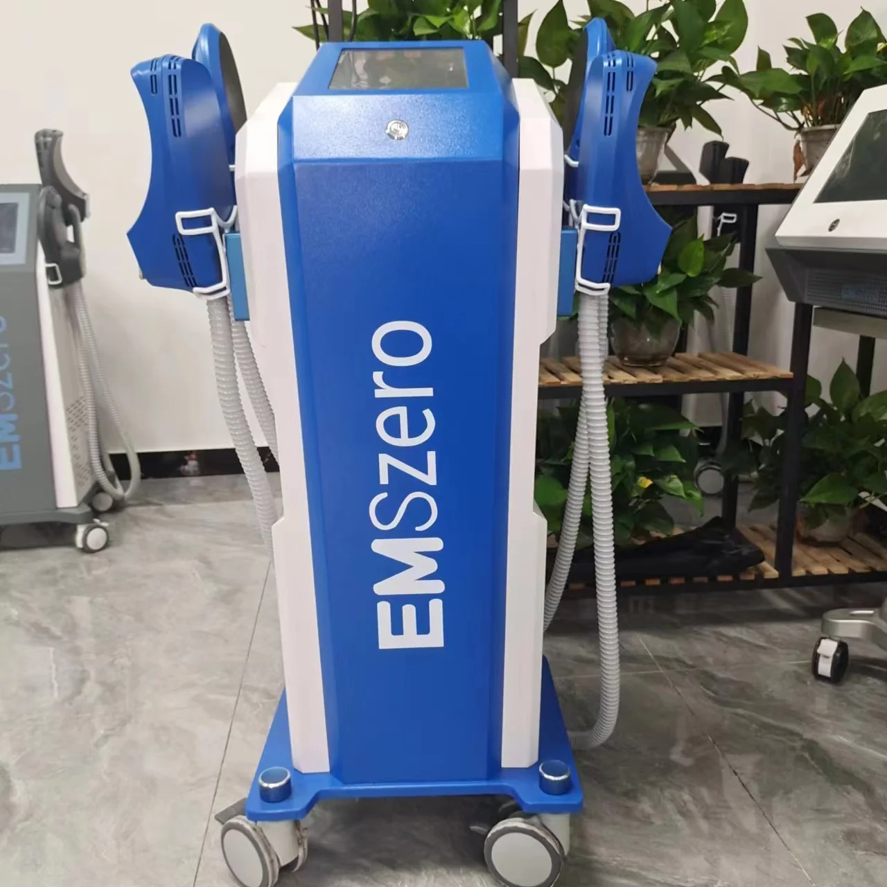 Product Front View Top view of the product Large handle