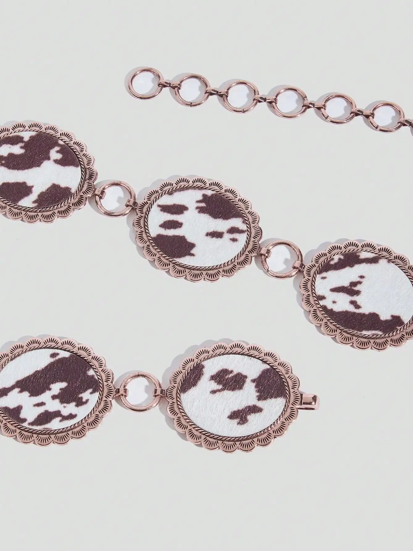 Trendy Oval Flower Wave Cow Pattern Zinc Alloy round Vintage High-End Feel Summer Ladies Waist Chain Youth Girls Party Event