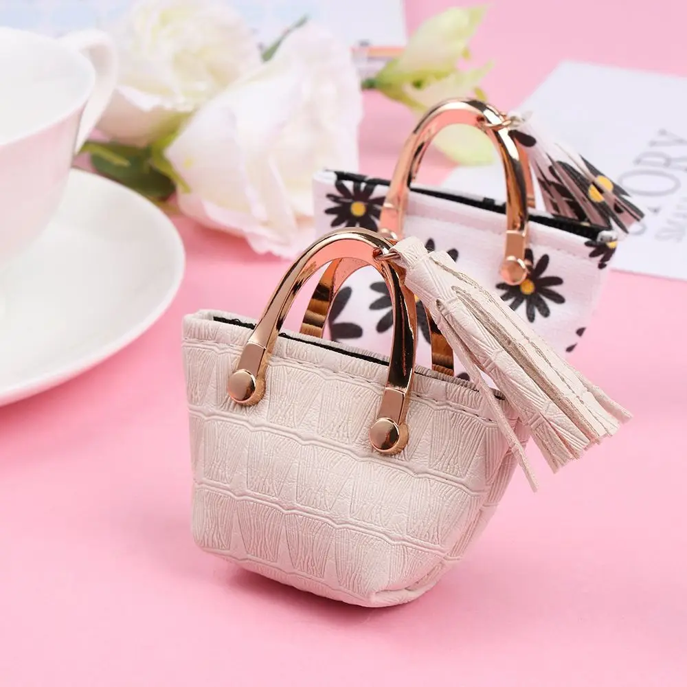 Chic Fashion Accessory Set for Dolls: Trendy Bags & Outfits