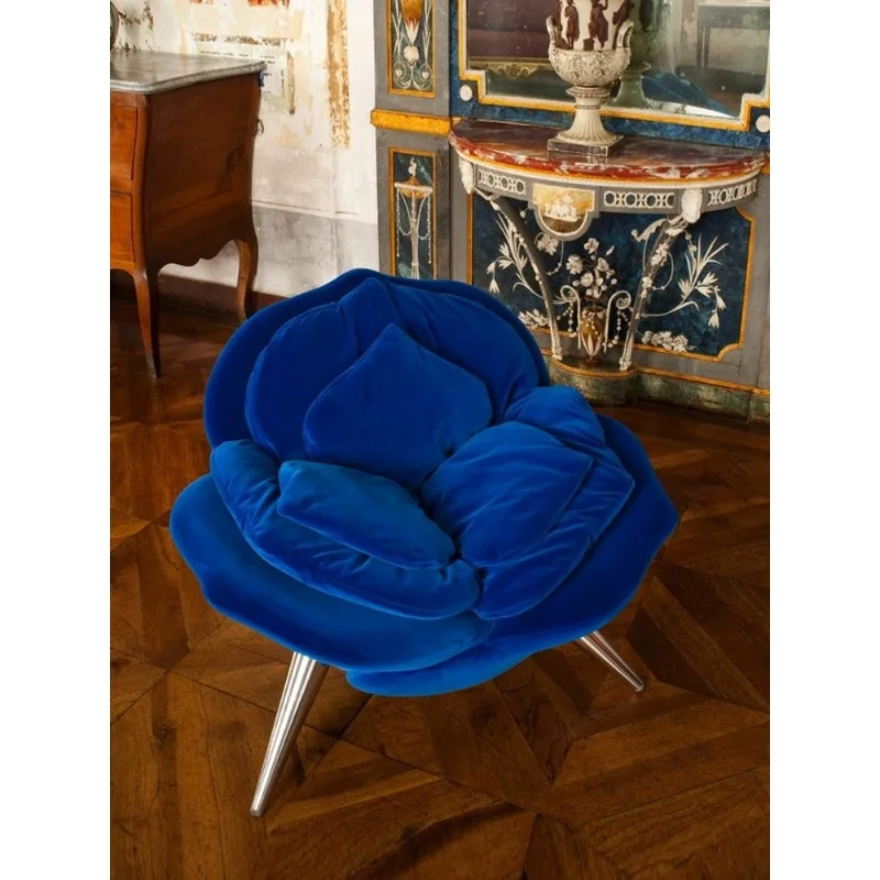 

Индивидуальный дизайнерский Повседневный и простой Одноместный стул в скандинавском стиле, современный и модный диван-стул, художественная сеть, красная роза