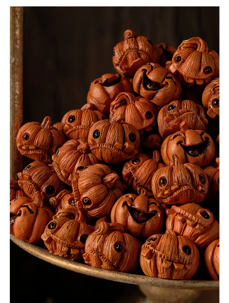 16 Stück Halloween Mini Kürbis Harz Figuren Vintage Gruselige Dekoration Rote Augen Jack O Laterne Gesichter Batteriefreie Tischanzeige – Detail 4