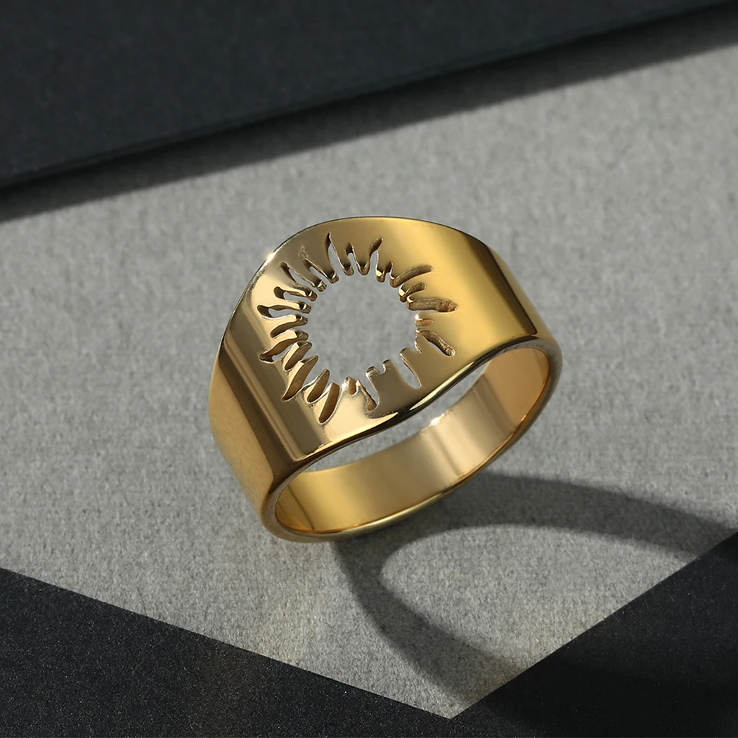 Kinitial April Stainless Steel Sun Signet Ring Sunflower Ring Round Signet Ladies Simple Ring
