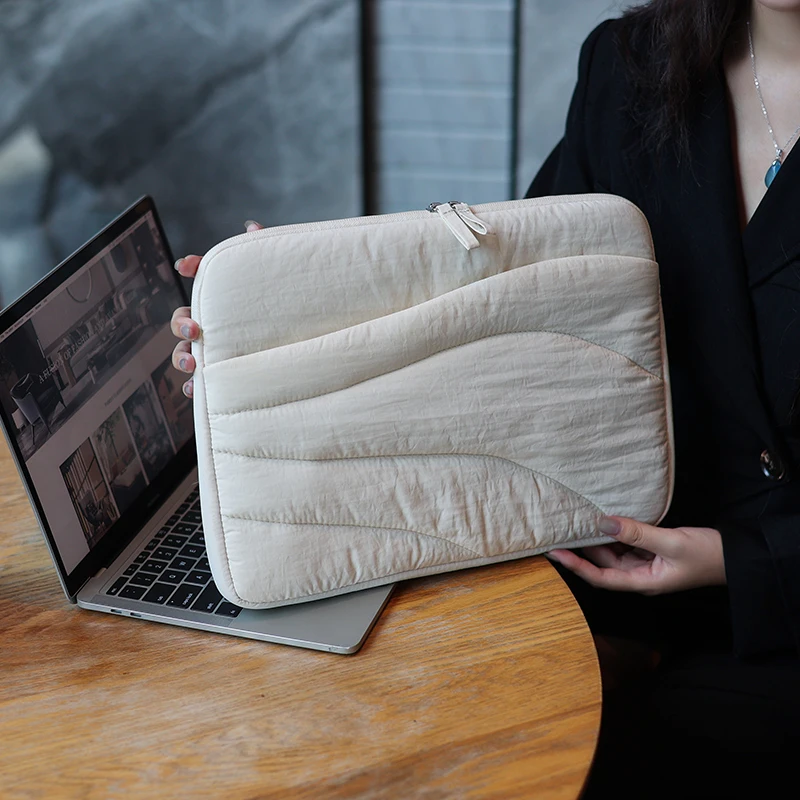 Luxury Laptop Shoulder Bag with Fluffy Padding - Soft and Stylish Computer Carrying Case
