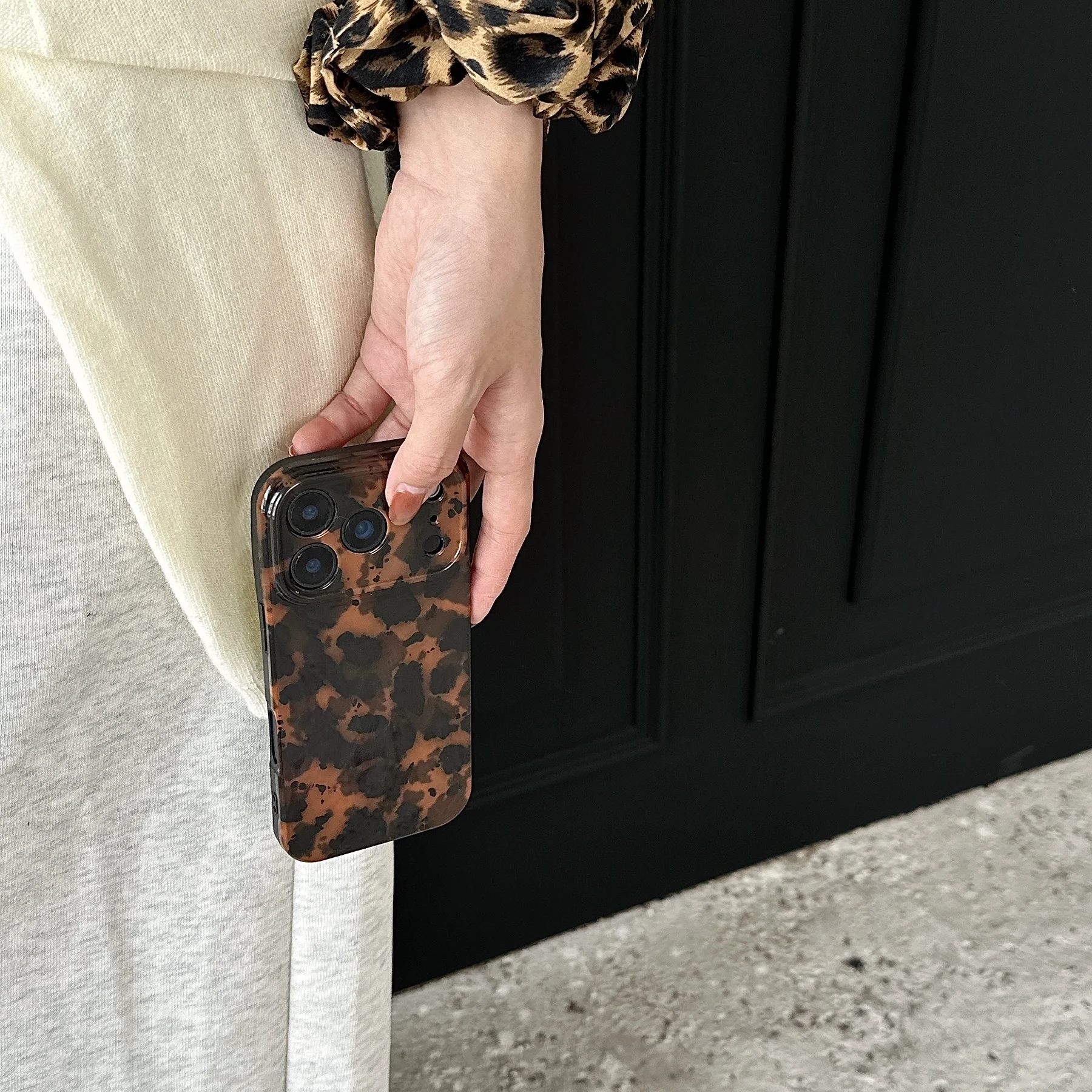 Retro Stylish Amber Color Lamber Pattern Glossy Phone Cover Case for iPhone 17 16 15 14 13 12 Pro Max Plus Air Image 37