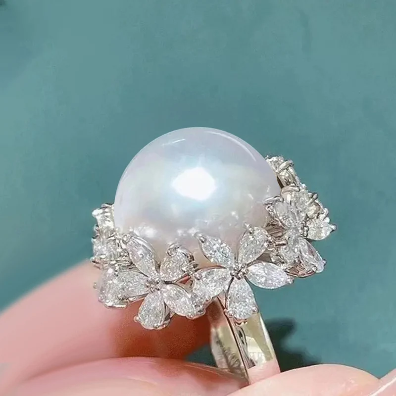 Huitan Anmutiger Damenring mit Imitationsperlen, eingelegtes brillantes Blumendesign, CZ, Party, Hochzeit, trendiges Zubehör, eleganter Schmuck – Detail 6