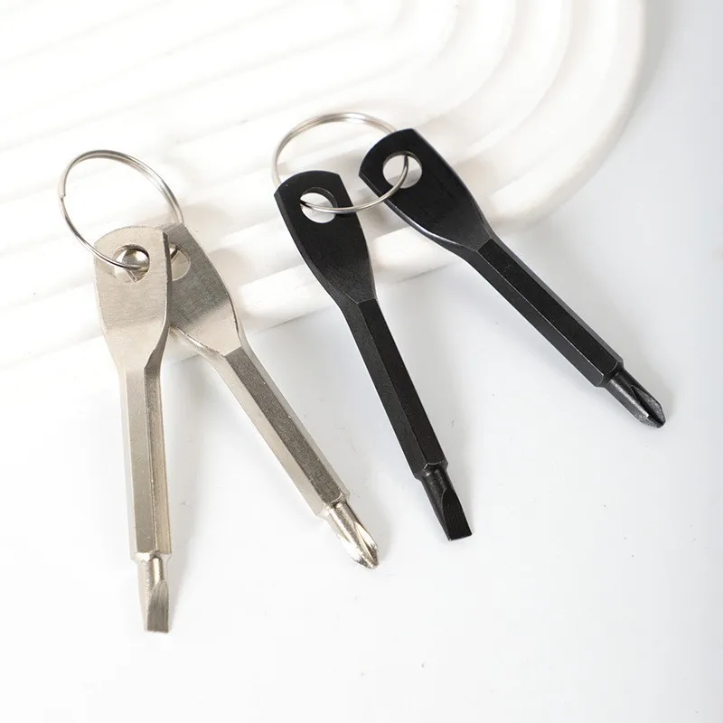 Portachiavi Multiuso 8 In 1 In Acciaio Inossidabile Con Apribottiglie E Cacciavite – 5,2 Cm