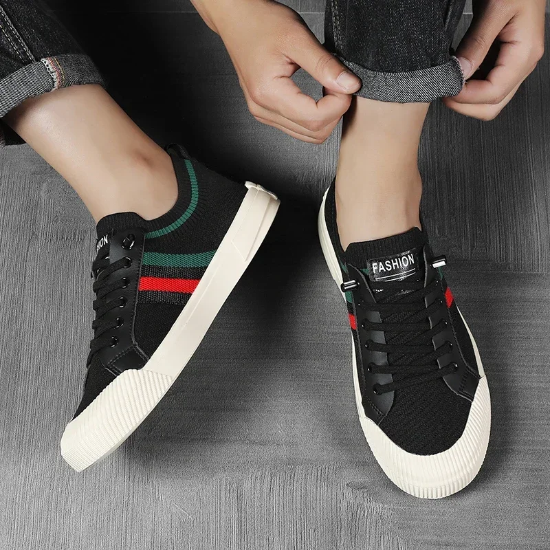 أحذية رياضية خفيفة تسمح بالتهوية للرجال ، مبطنة مت...