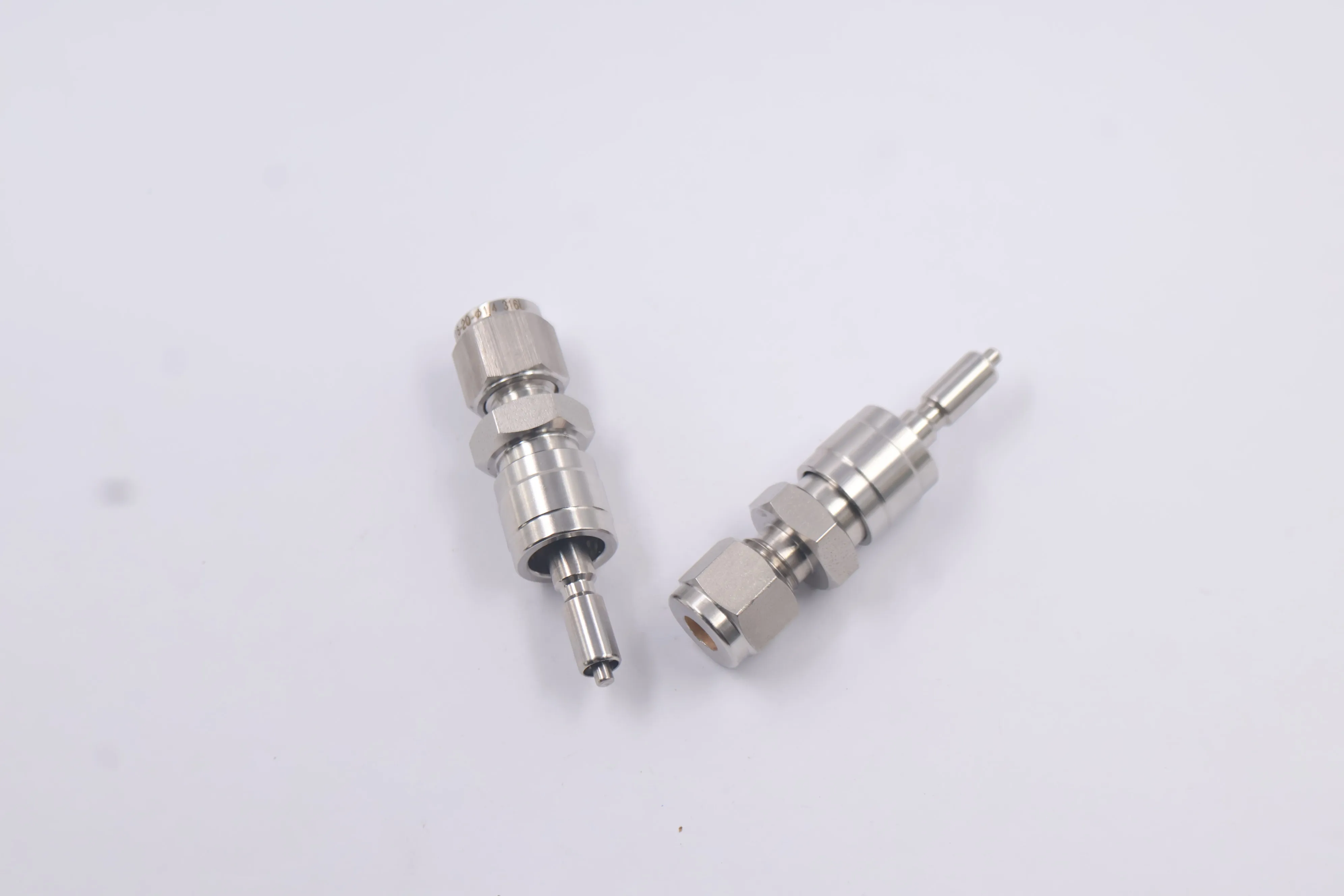 SS-QC6-D1-600, Stainless Steel Instrumentation Quick Connect Stem with Valve, 0.5 Cv, 3/8 in. Bulkhead Tube Fitting
