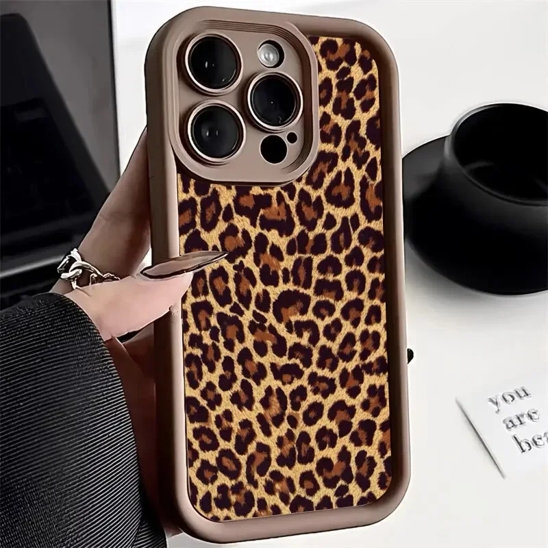 Chic Retro Black Leopard Print Phone Case Cover