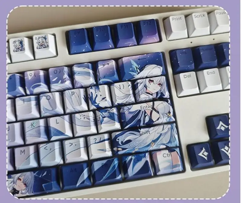 Spiel Genshin Impact Skirk PBT 128-Tastenkappen, Cosplay-Requisiten, Achseseite, gravierte mechanische Tastenkappen, Gaming-Tischzubehör – Detail 4