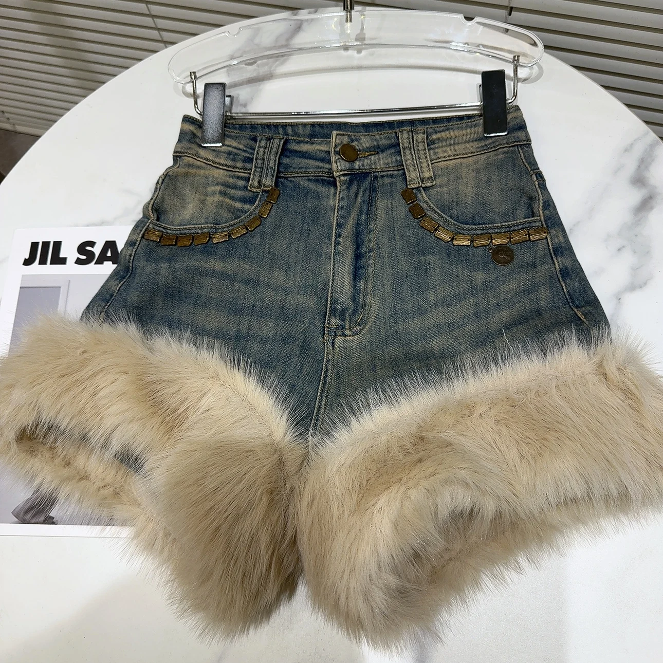 23FW Metal pocket large fur hem spicy girl retro denim shorts