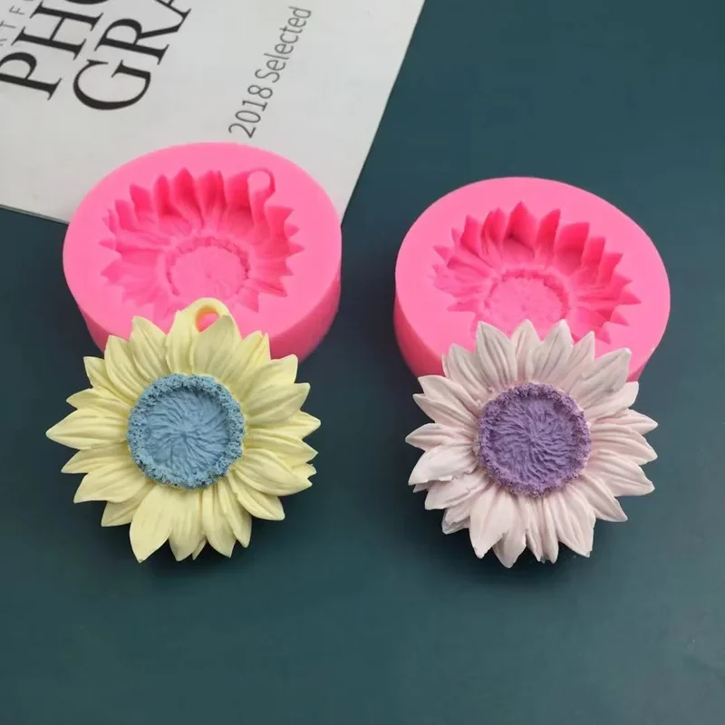 Daisy Sunflower Scented Candle Silicone Mold Aromatherapy Soap Mold Drop Glue Hanging Decoration Mold Candle Making Kit