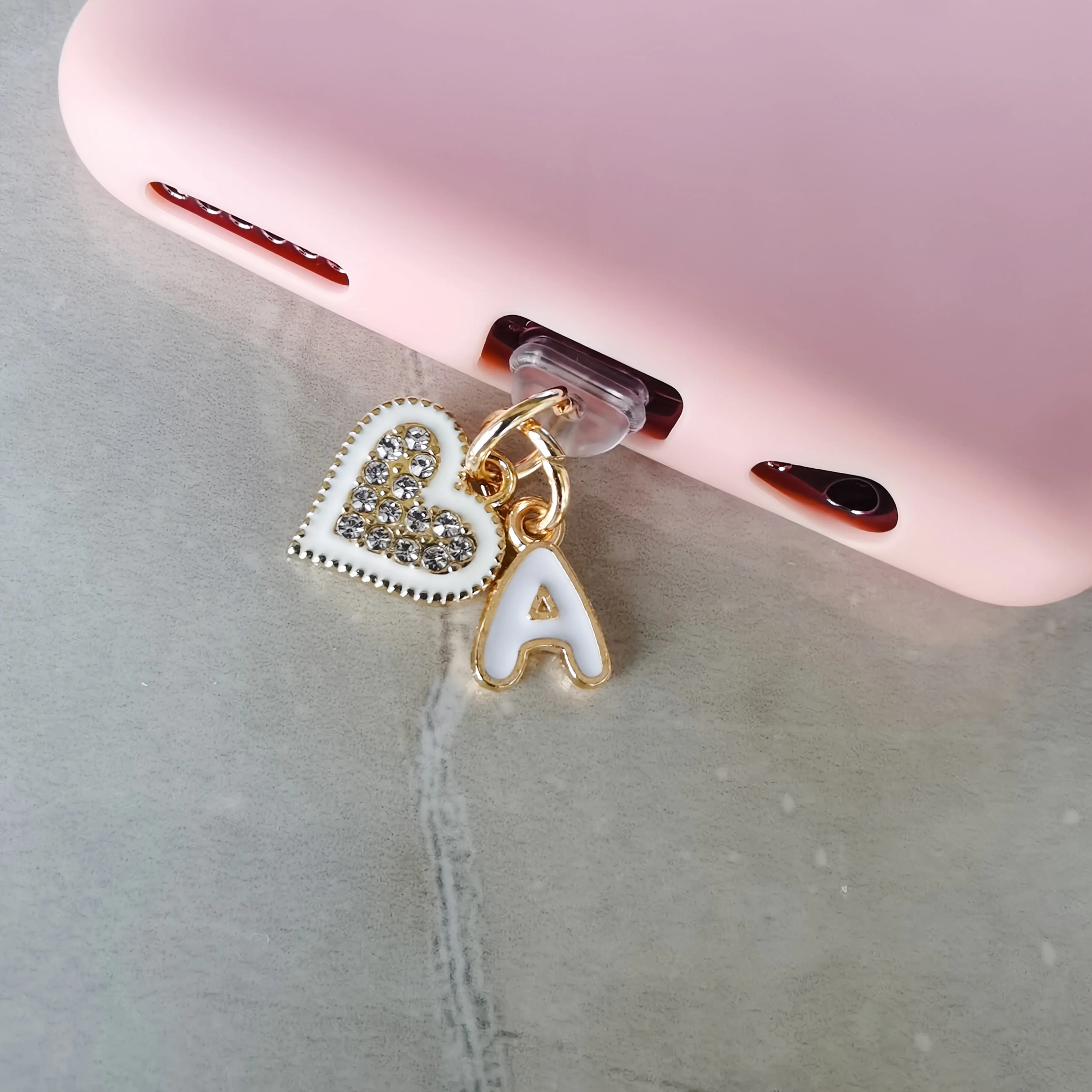 1개의 고급스러운 반짝이는 다이아몬드 레터 하트 모양 휴대폰 먼지 마개 보호 장식 액세서리, DIY 영어 문자