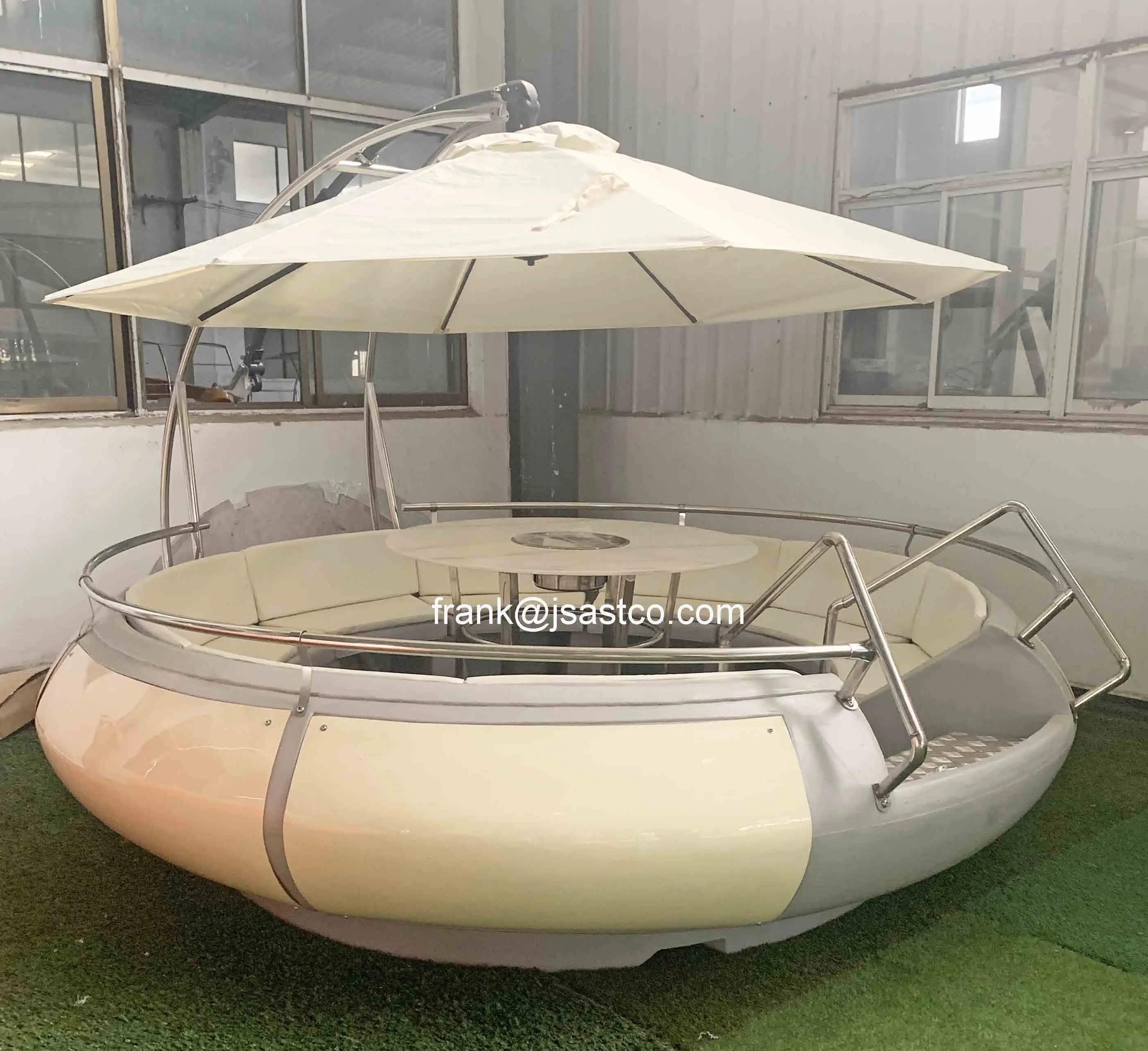 Successful case electric leisure party 10 person 320cm size bbq barbecue donut boat with design for water parks