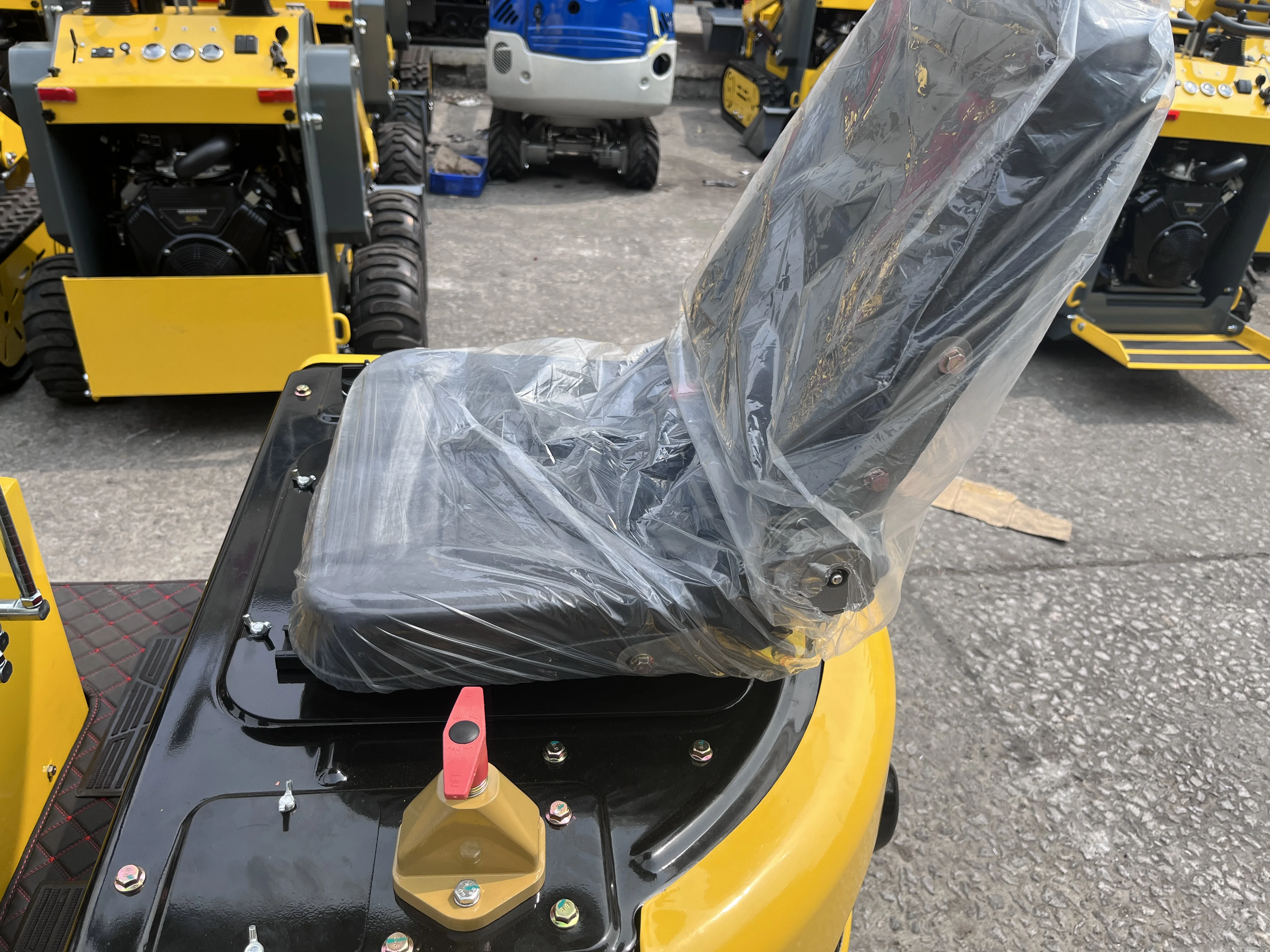 Рисунок 5 - Мини-экскаватор на гусеничном ходу