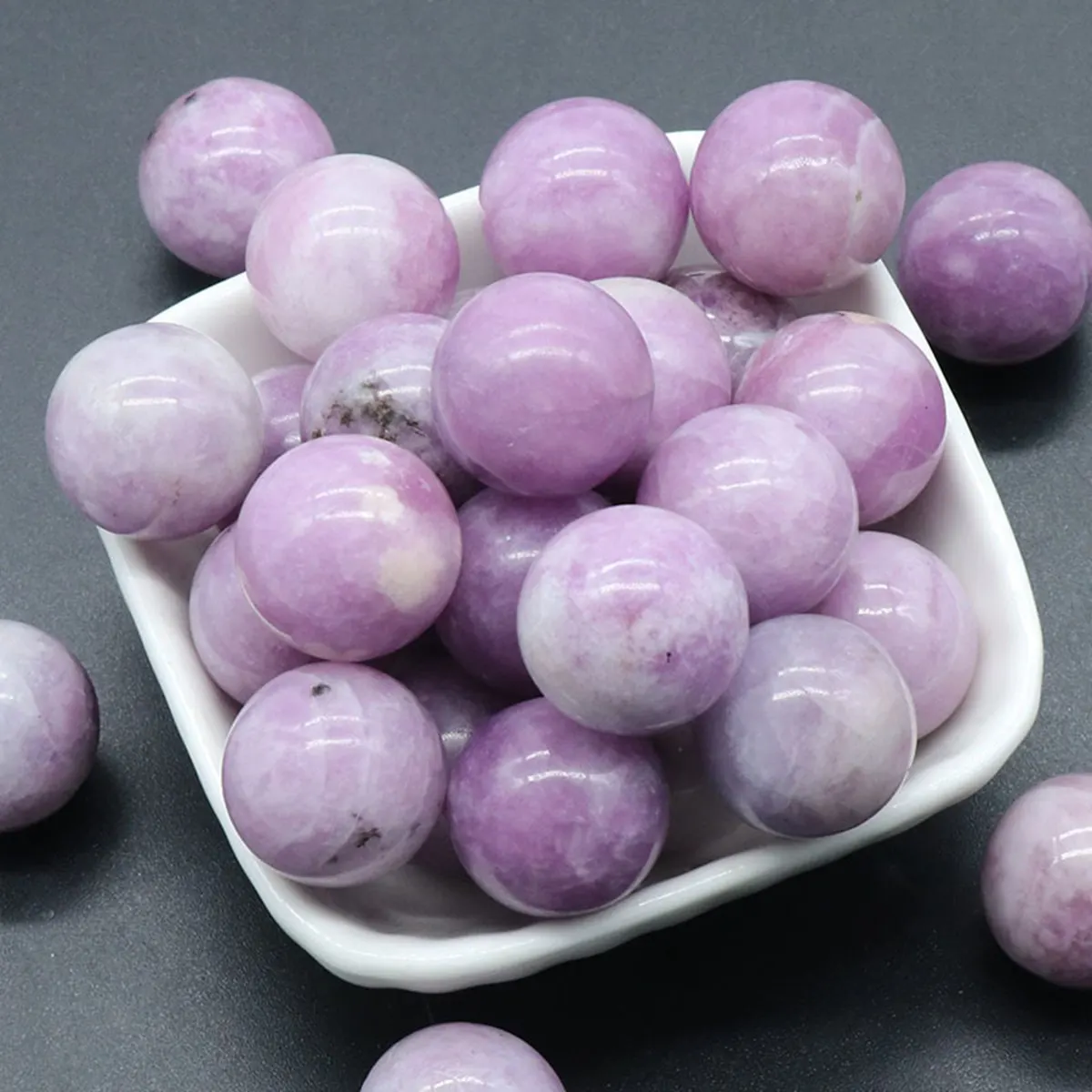 

16PCS 20MM Lepidolite Stress Relief Spheres & Balls Polished Meditation Balancing Home Decoration Crystal Beads