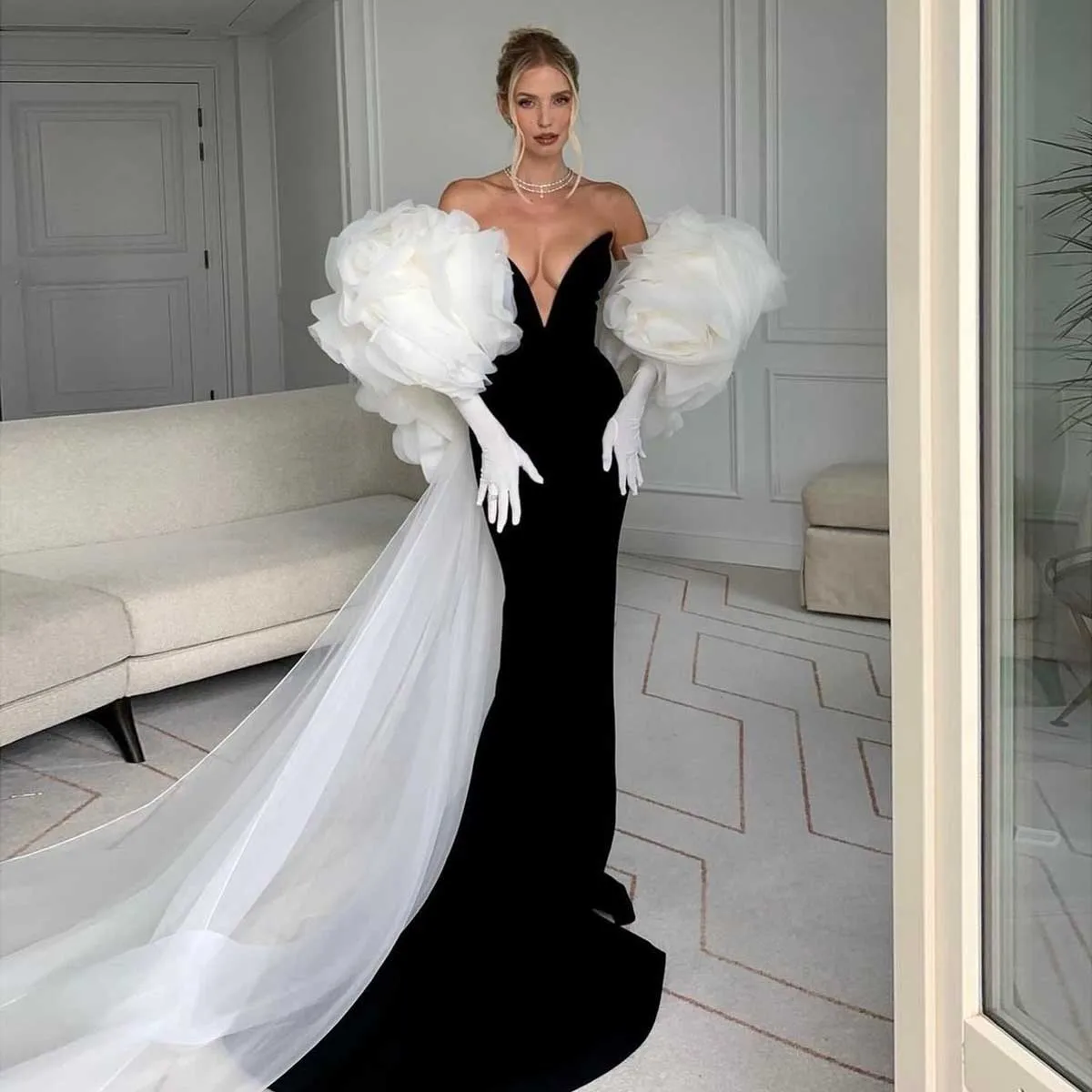 

Stunning Black Mermaid Evening Dresses with Detachable Cape Train Tulle Ruffled Flower Chic Celebrity Gown Formal Occasion Dress