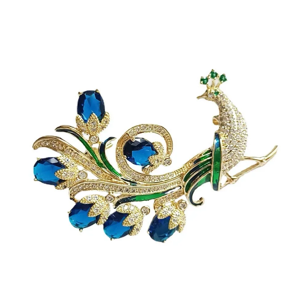 Luxury and fashionable peacock open screen brooch, European and American retro colored enamel pin accessories