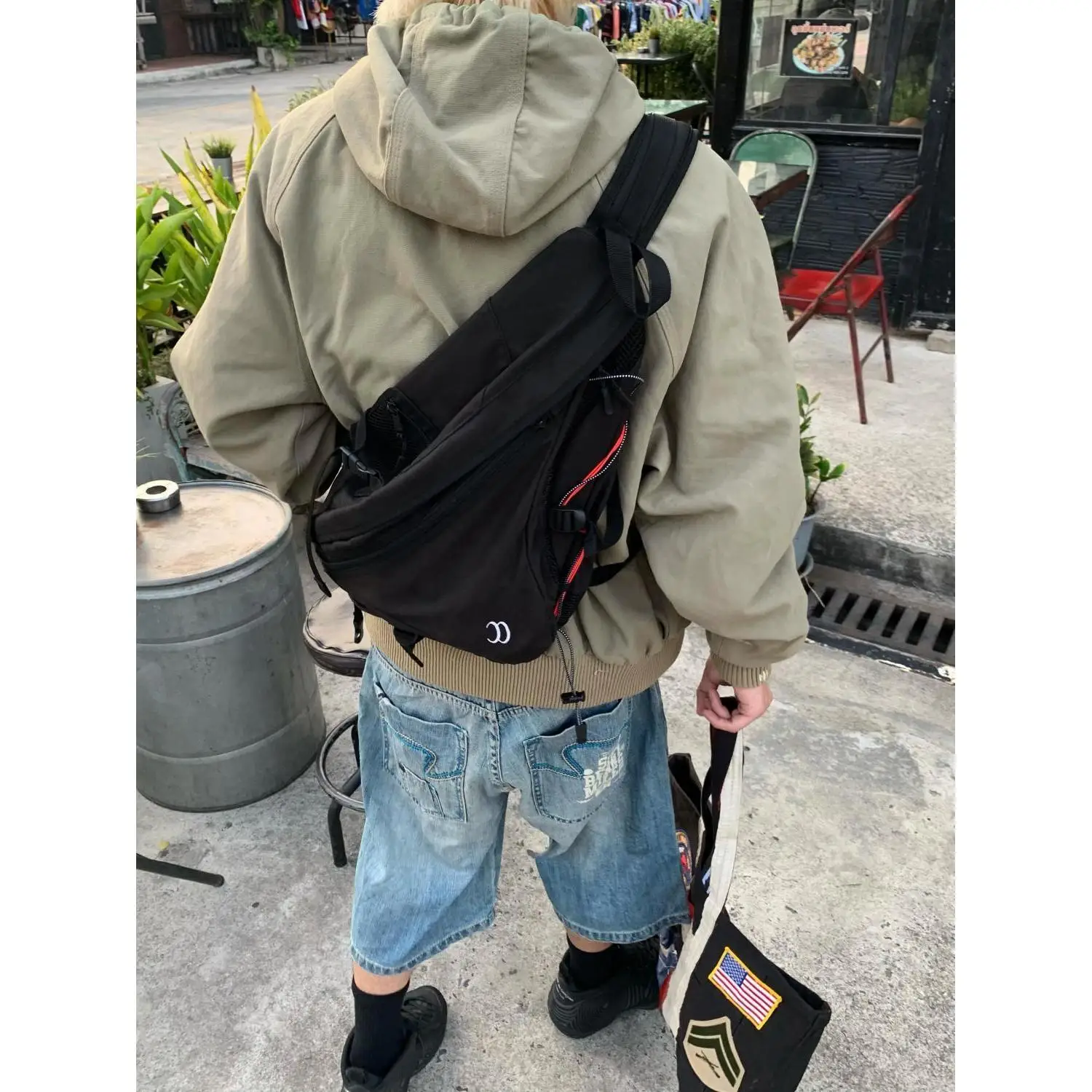 체스트백 경량 나일론 소재의 매니쉬한 남성용 가슴 슬링백, 스타일리시한 한국 통근 여행용 여성 숄더 크로스바디 백, 캐주얼한 스트리트웨어 배낭