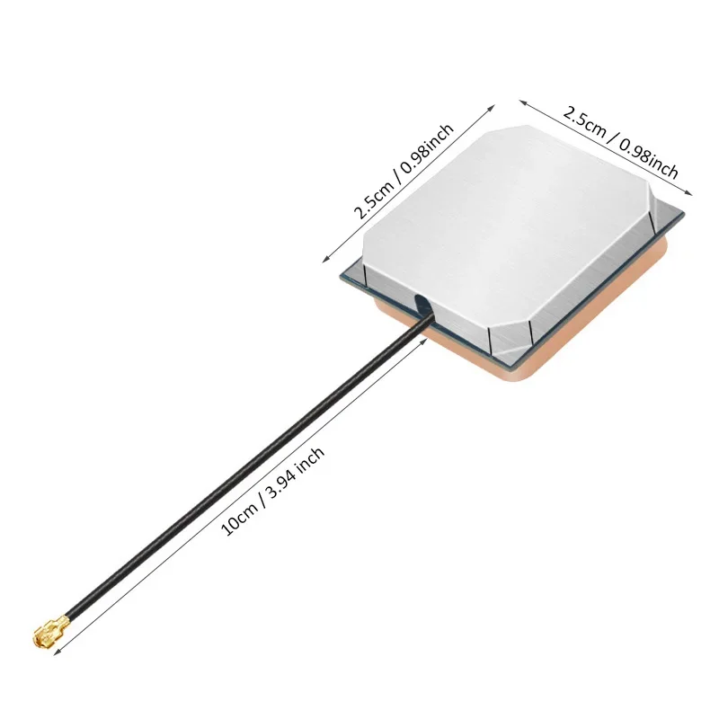 Antenne GPS haute précision 28dBi posée sur une surface, avec reflets sur la céramique