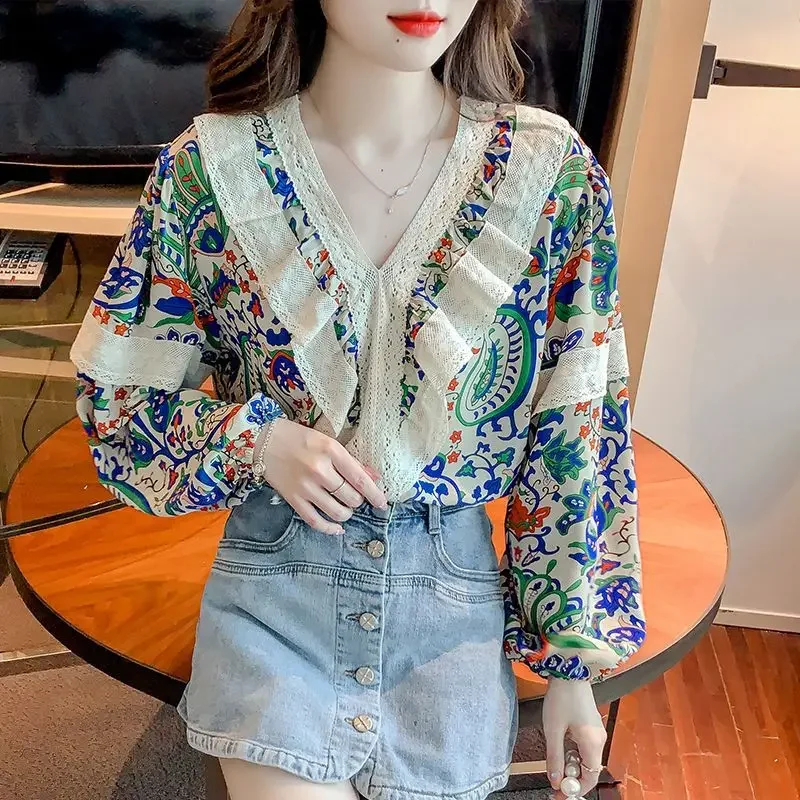 

Niche Loose Fashion Top French Style Sweet Lace Floral Ruffle V-neck Puff Sleeve Shirt Women's Spring Autumn New Design Sense