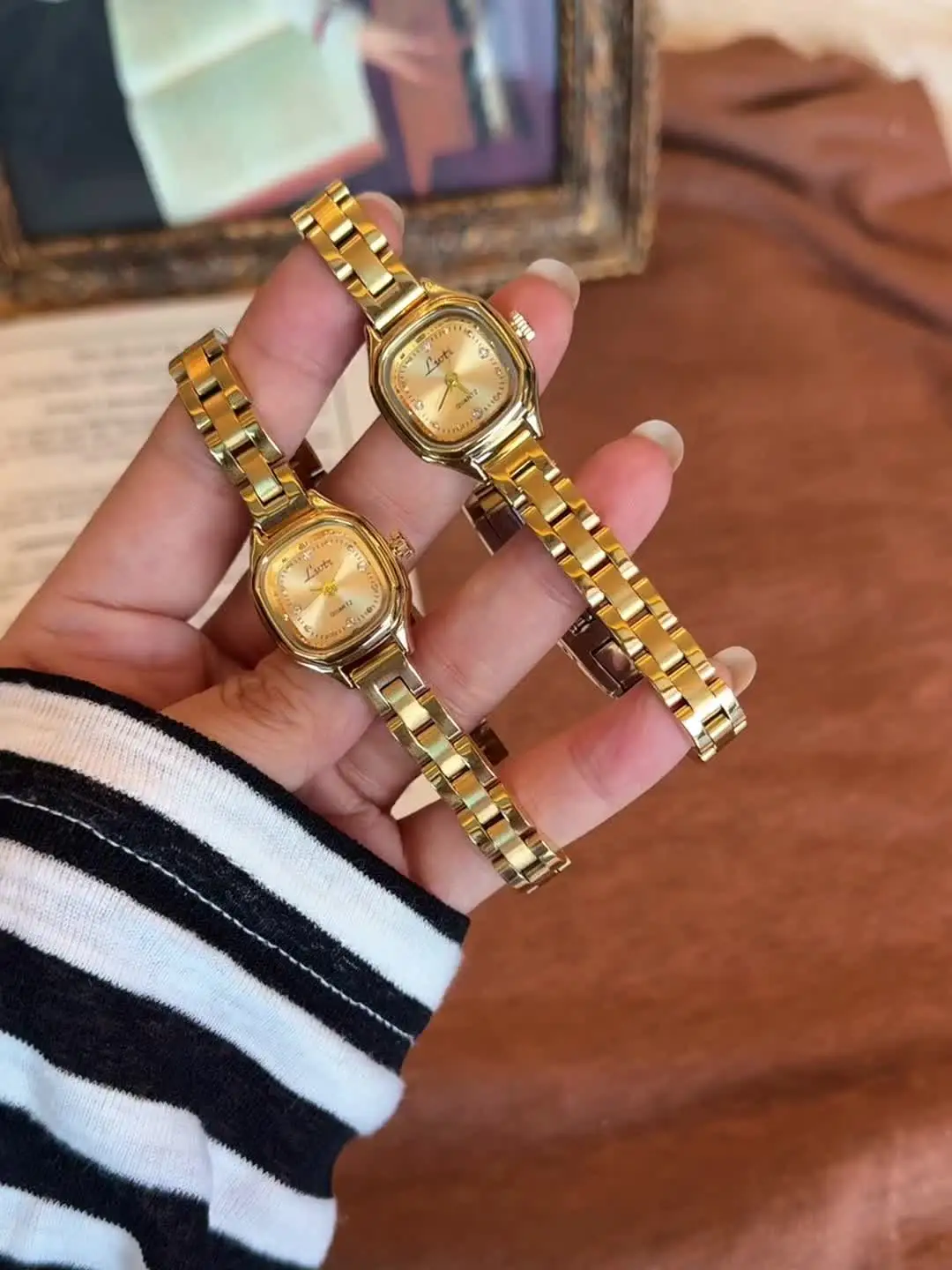 SKU0501 Retro Gold Women Minimalist Square Watch Bracelet Stainless steel il_fullxfull.7660987485_h15s.jpg main image 2