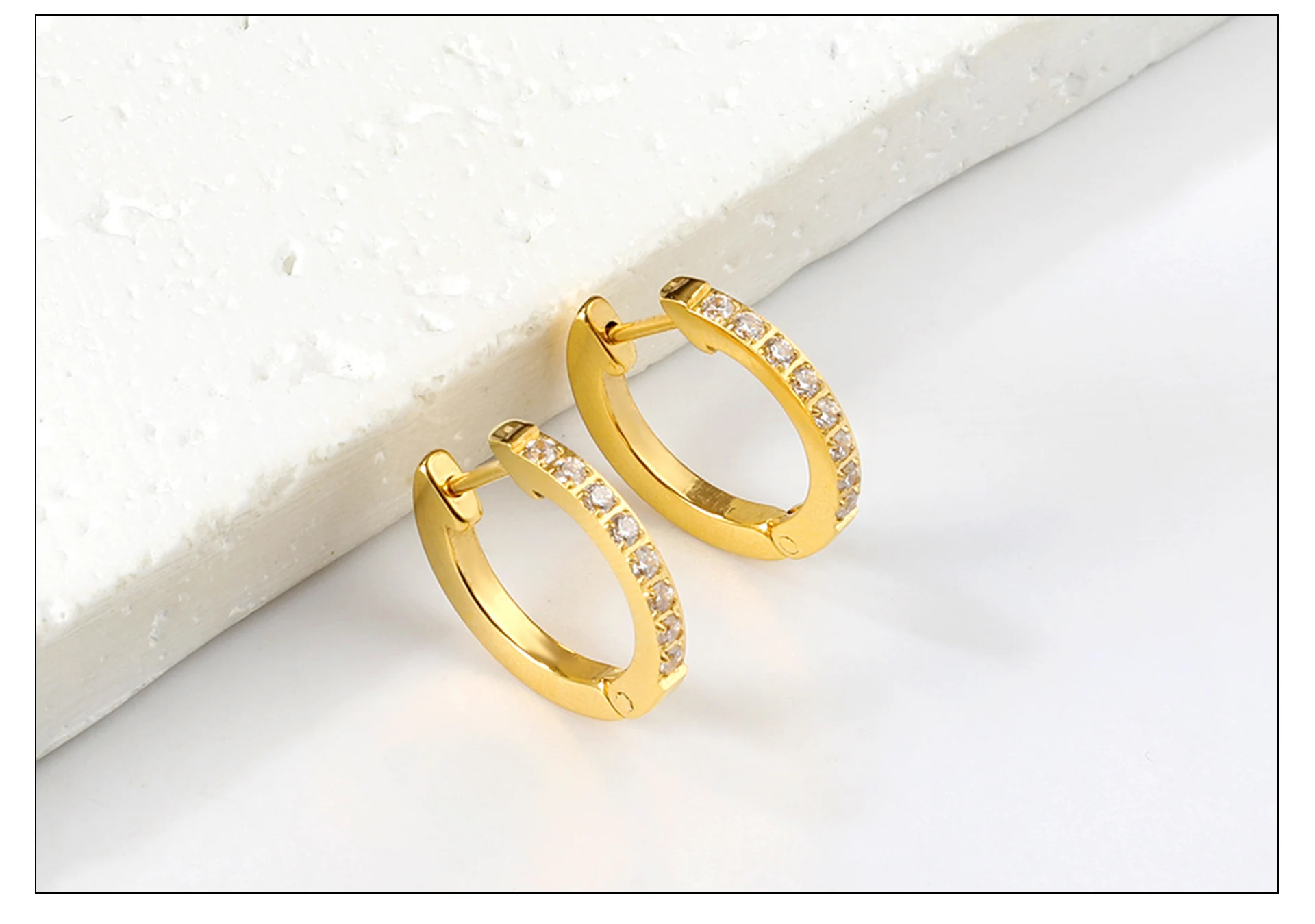 LUXUSTEEL Zirkon-Creolen für Damen und Herren, vergoldeter Edelstahl, weiße Kristall-Ohrclips, wasserdichter Partyschmuck – Detail 3