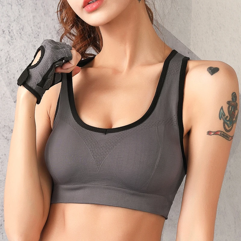 Рисунок 2 - Красивый спортивный бюстгальтер на спине