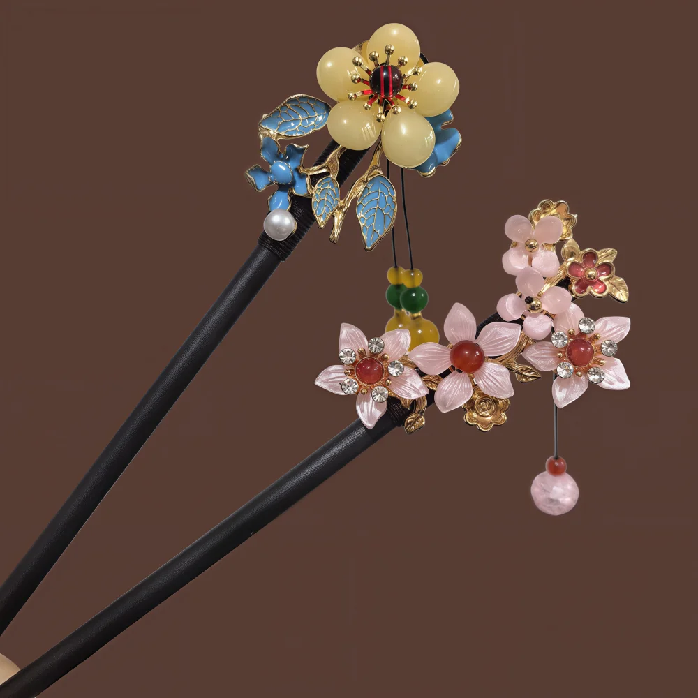 Handgefertigter Holz-Haarstab im Chinesischen Stil mit Quaste und Blume, Eleganter Haarschmuck für Damen, Geschenkidee – Detail 8