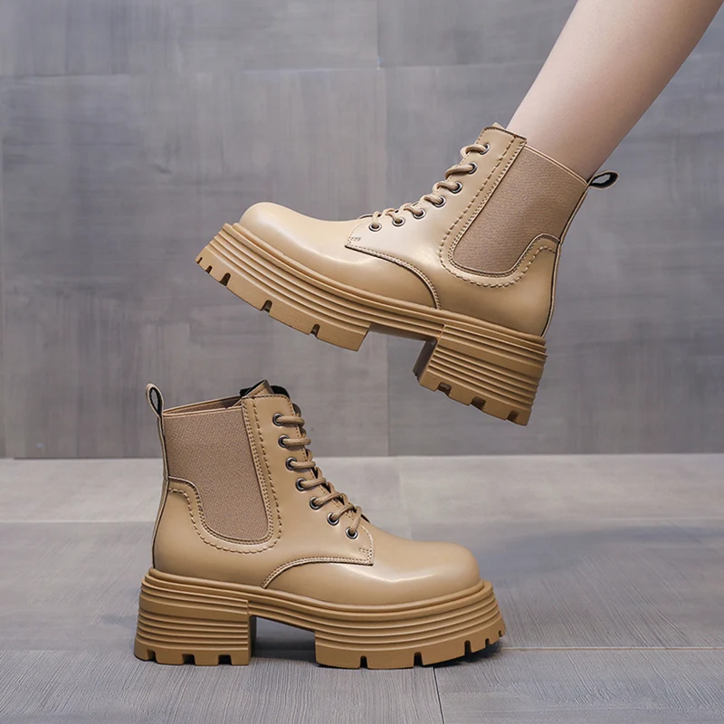 Stivali Donna Nuovo 2022 Stringate Scarpe Femminili Chelsea Luxury Designer Calzature Invernali Punta Tonda Tacco Alto Rock Ladies Fashion Rubber