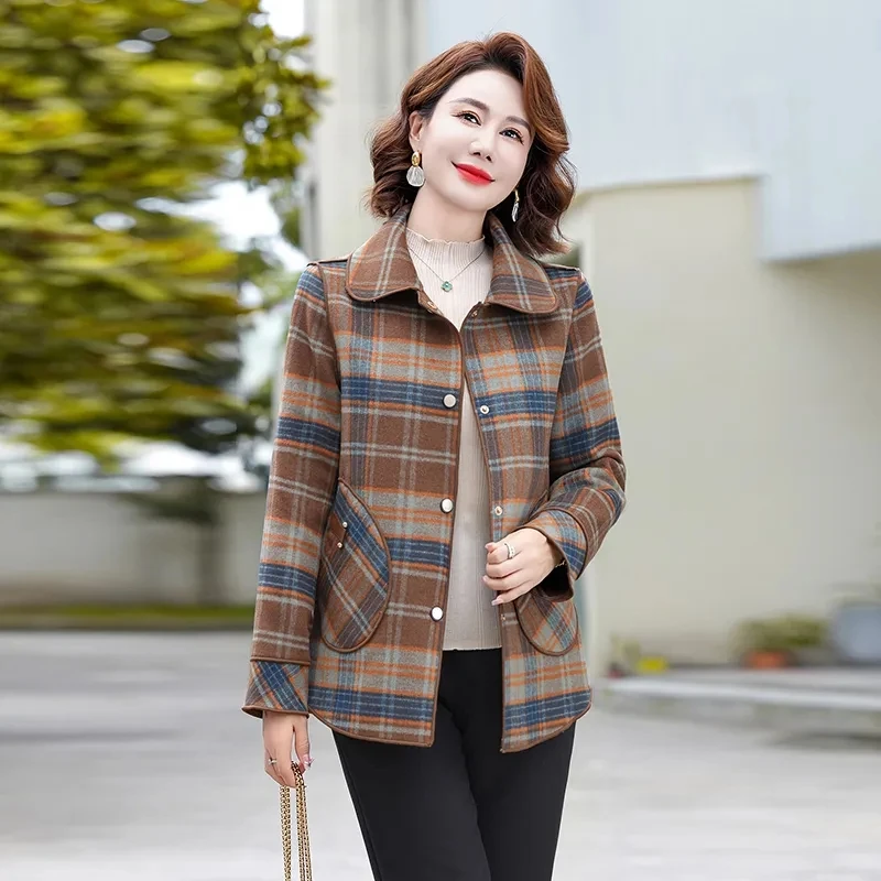 Autumn Fashion Age-reducing Ladies Short Double-sided Woolen Coat Middle-aged And Elderly Spring And Autumn Plaid Woolen Coat .
